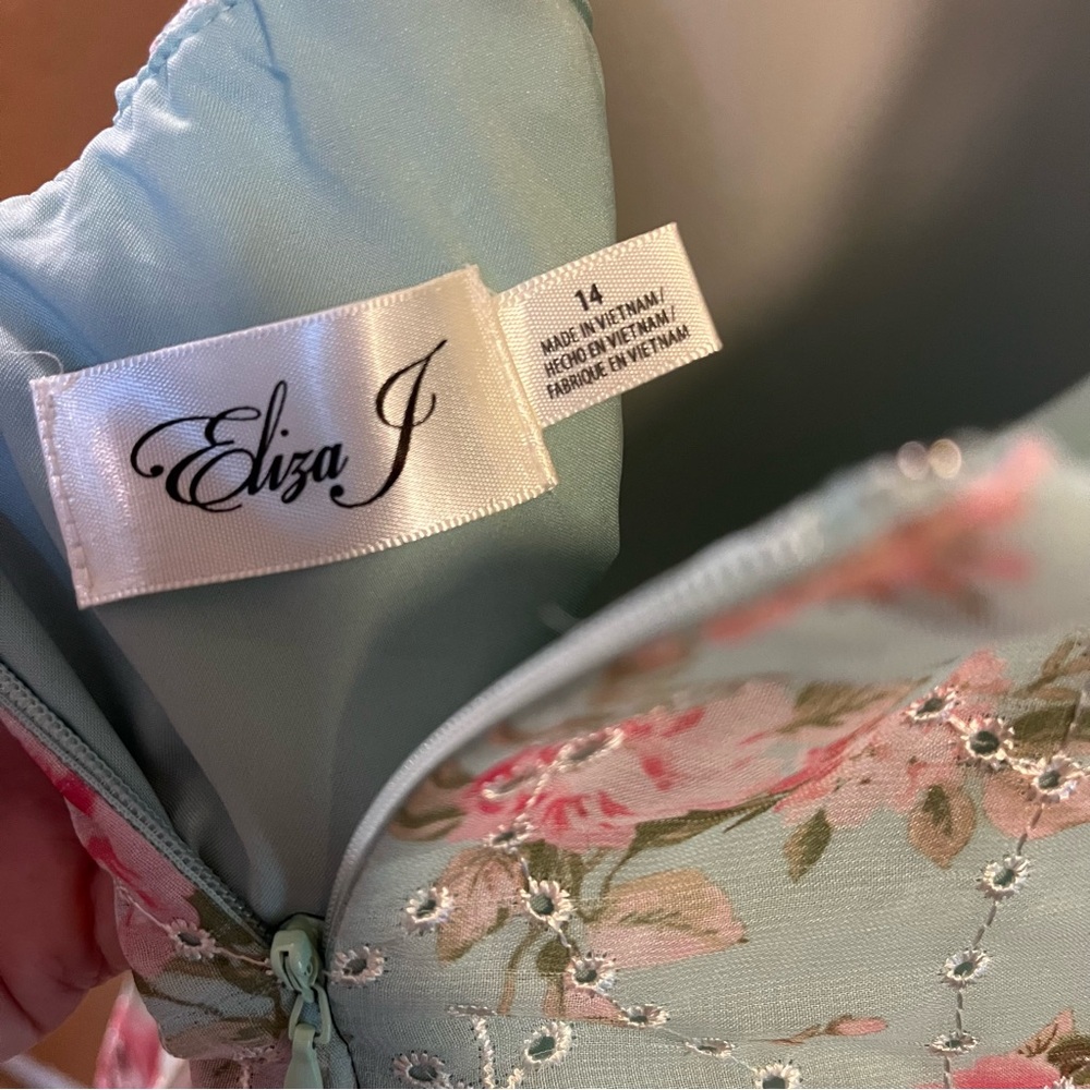 Eliza J Embroidered Floral Halter Neck Cut Out Back summer Dress Mint Size 14 - Picture 9 of 10